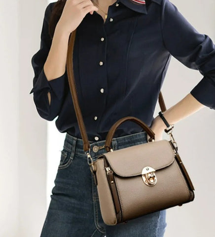 Ladies' tote bag with lock - Elegant crossbody urban bag 