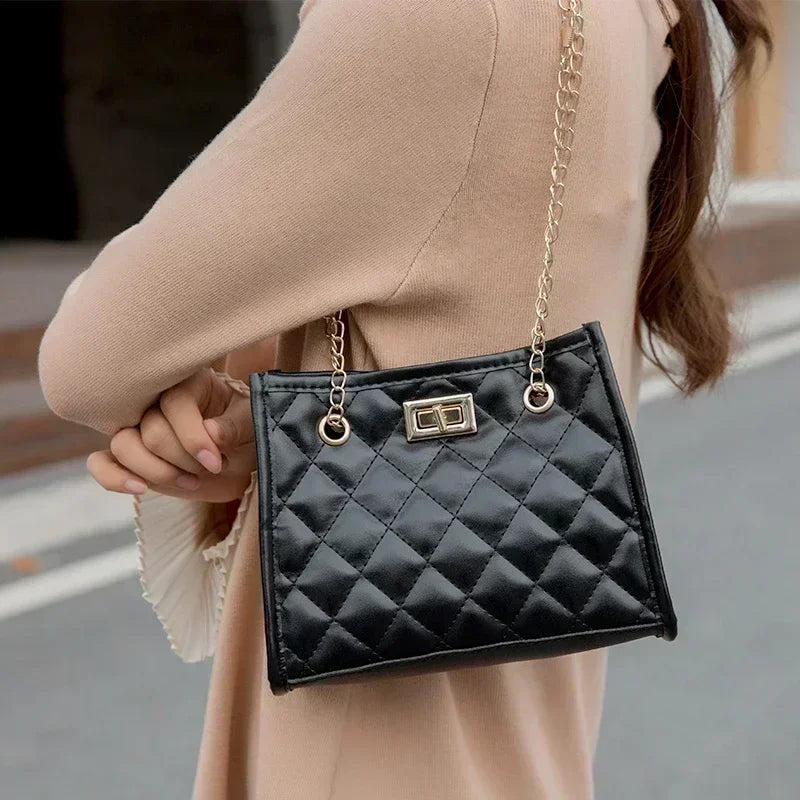 Ladies' Handbag with Chains - Diamond Lattice Underarm Bag
